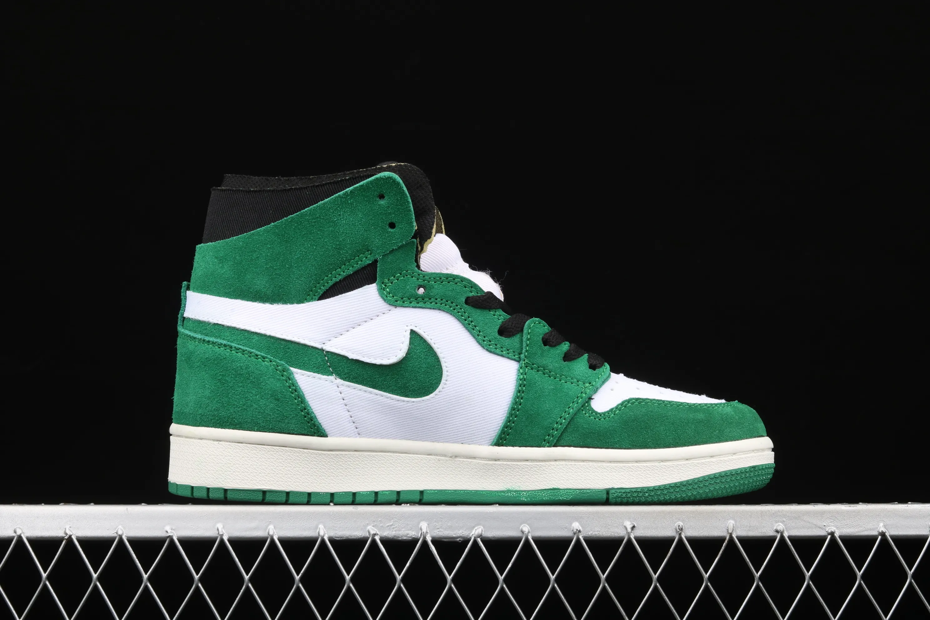 All categories Air Jordan Jordan series basketball shoes Air Jordan 1 High Z version Air Jordan 1 Zoom CMFT "Stadium Green" AJ1 Joe 1 white and green stitching CT0978-300